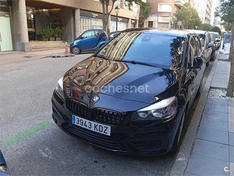 Usado BMW 225 Active Tourer iPerformance 224 CV (164 kW) 2017 Negro Monovolumen