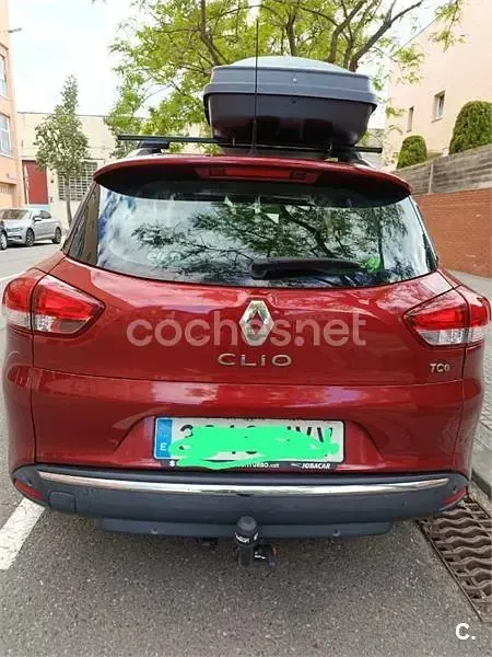 Usado Renault Clio Zen 90 CV (66 kW) 2016 Granate Familiar