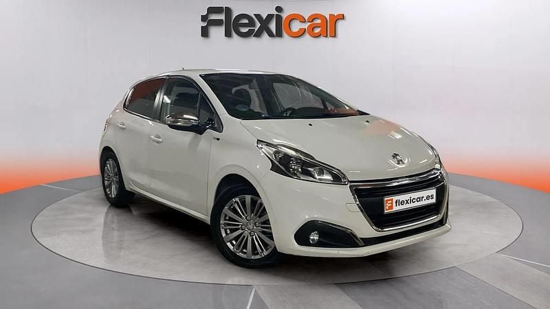 Usado Peugeot 208 Access 82 CV (60 kW) 2016 Blanco Utilitario