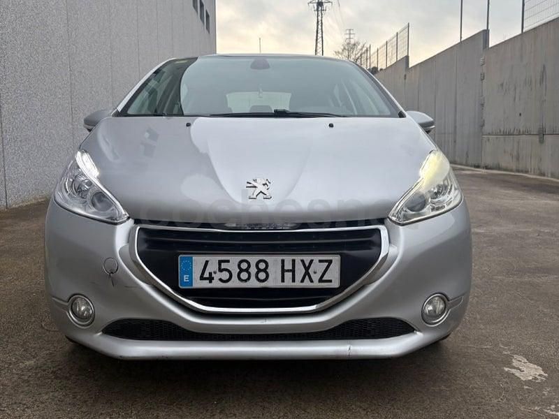 Usado Peugeot 208 Allure 82 CV (60 kW) 2014 Gris / plata Utilitario
