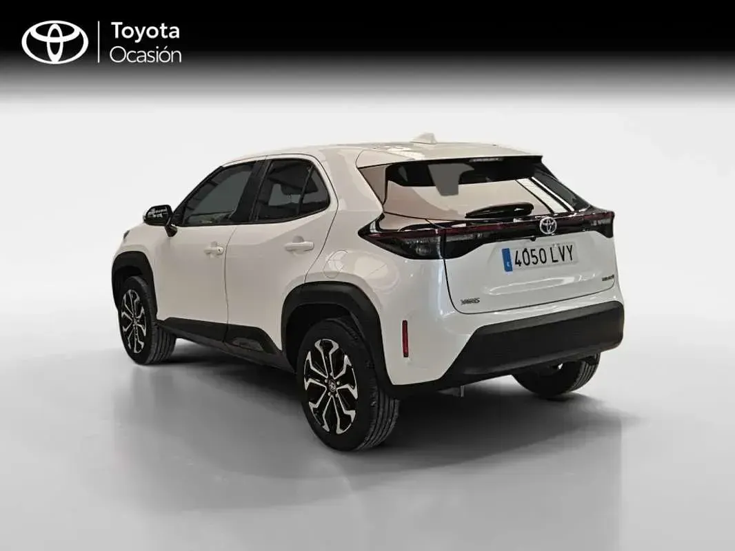 Usado Toyota Yaris Cross Active 116 CV (85 kW) 2022 Blanco SUV