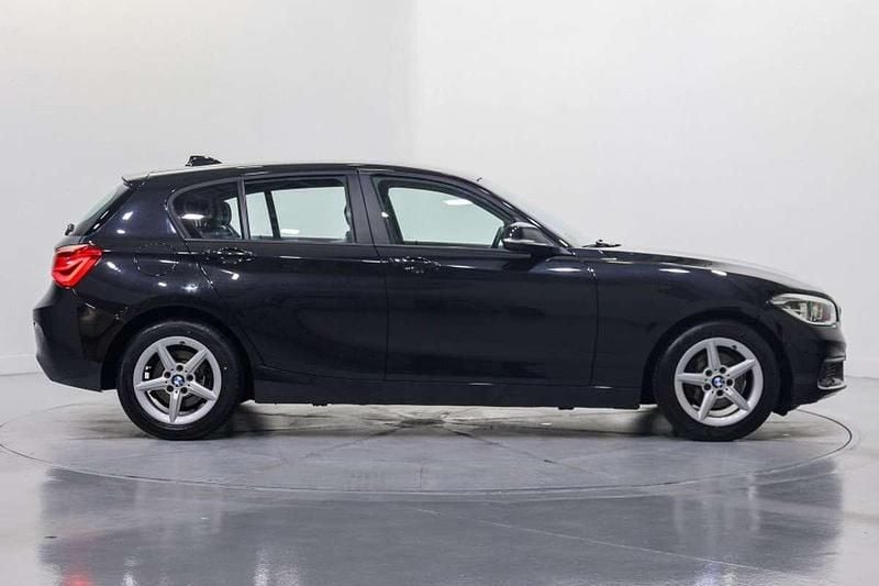 Usado BMW 116 116 HP (85 kW) 2016 Preto Citadino