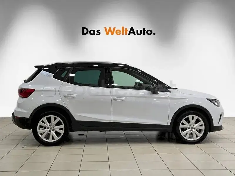 Usado Seat Arona Xperience 115 CV (84 kW) 2025 Blanco SUV