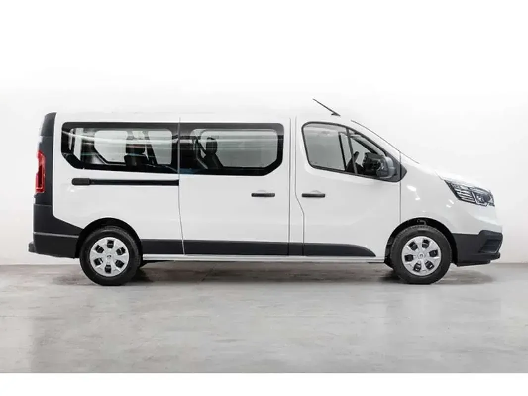 Usado Renault Trafic 109 CV (80 kW) 2024 Blanco Monovolumen