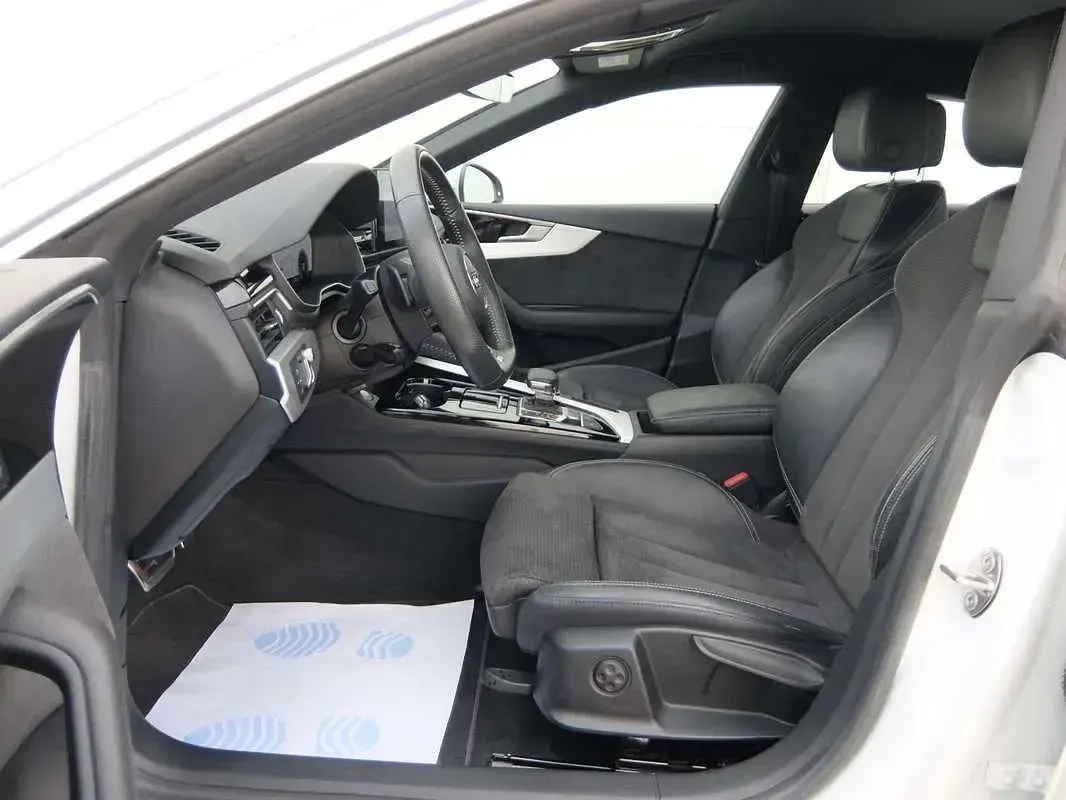 Usado Audi A5 Ambiente 190 CV (139 kW) 2021 Blanco Coupe