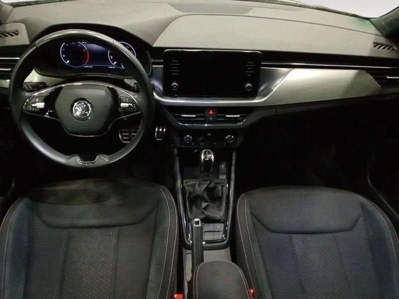 Usado Skoda Kamiq 110 CV (80 kW) 2022 Gris SUV