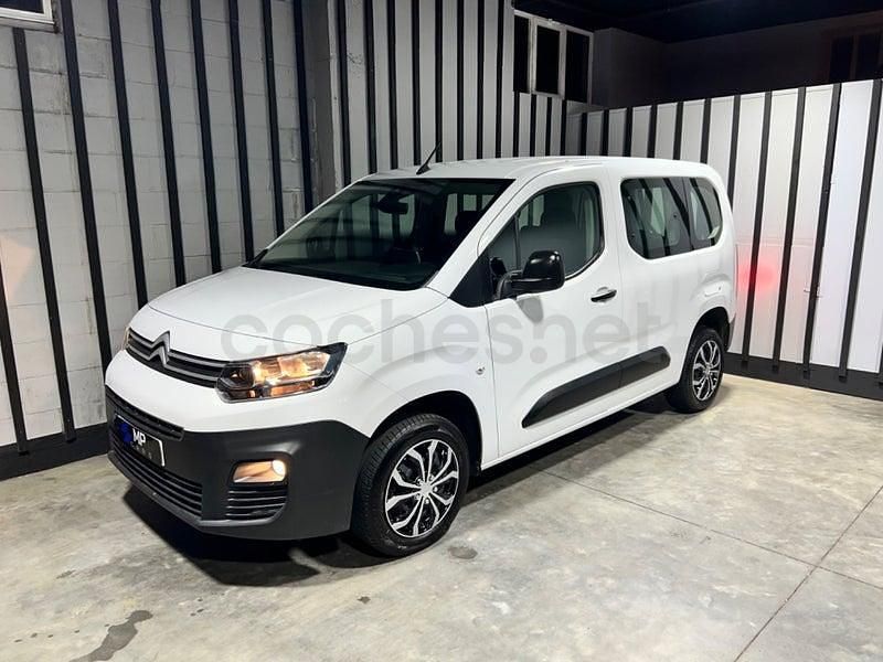 Usado Citroën Berlingo Feel 102 CV (75 kW) 2022 Blanco Monovolumen