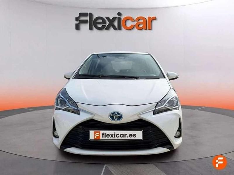 Usado Toyota Yaris Hybrid Active 116 CV (85 kW) 2020 Blanco Utilitario