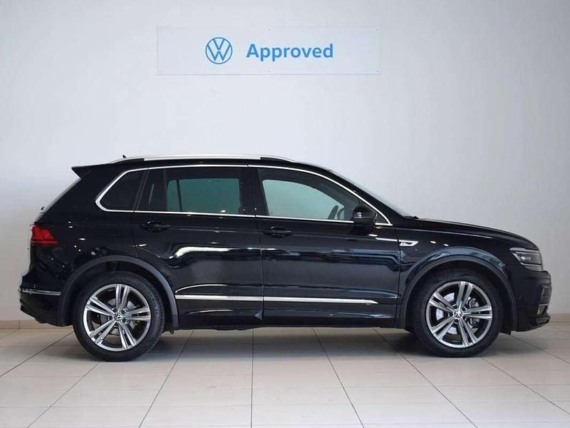 Usado VW Tiguan Sportline 190 CV (139 kW) 2020 Negro SUV