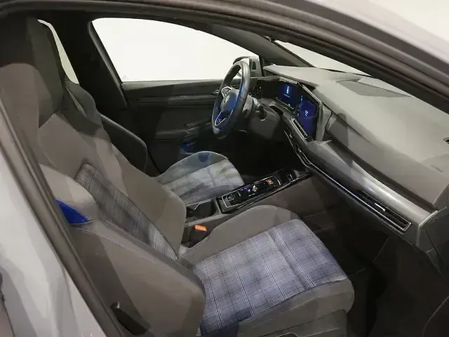 Usado VW Golf VIII GTE 245 CV (180 kW) 2023 Gris Utilitario