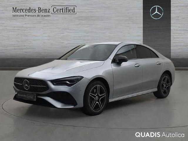 Usado Mercedes CLA250e AMG line 218 CV (160 kW) 2025 Plata hightech Berlina