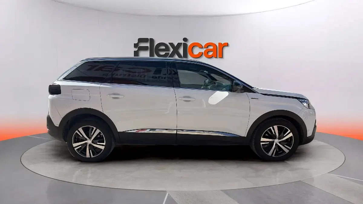 Usado Peugeot 5008 GT-line 131 CV (96 kW) 2019 Blanco SUV