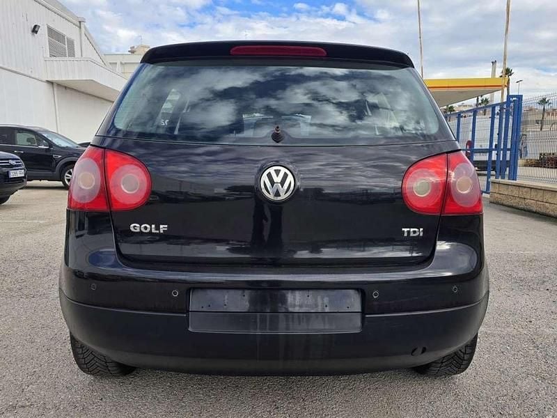 Usado VW Golf IV Conceptline 90 CV (66 kW) 2005 Negro Utilitario