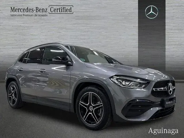 Usado Mercedes GLA200 163 CV (119 kW) 2024 Gris montaña SUV