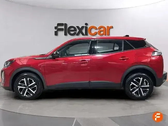 Usado Peugeot 2008 Active 100 CV (73 kW) 2023 Rojo SUV