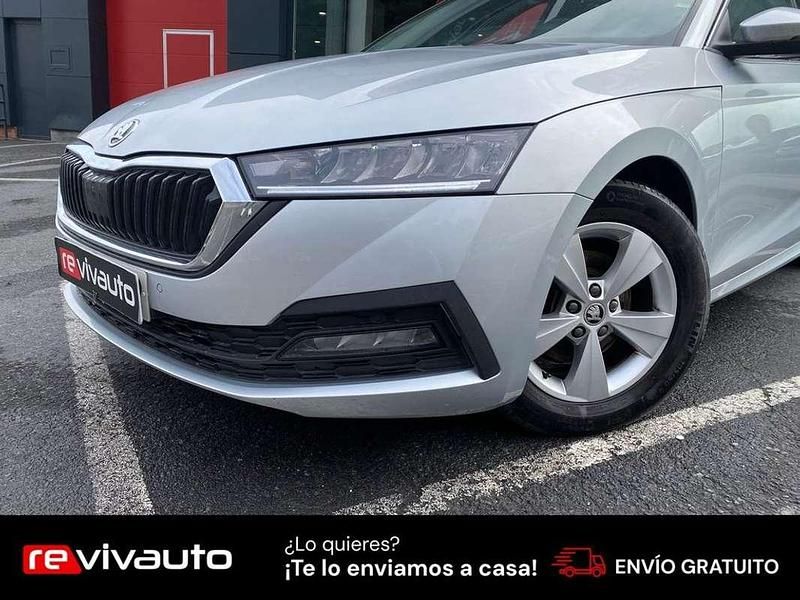 Usado Skoda Octavia Ambition 116 CV (85 kW) 2021 Gris Utilitario