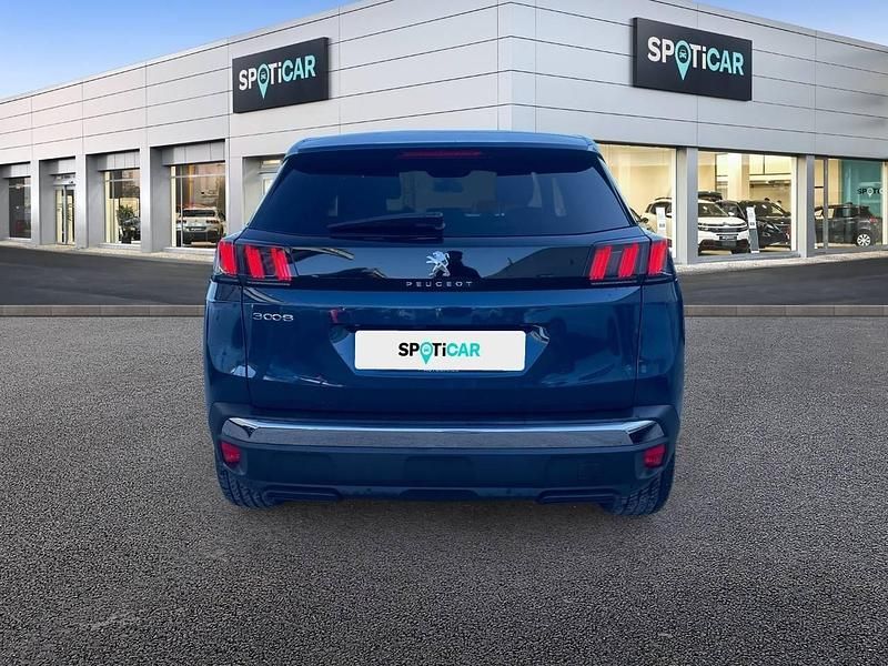 Usado Peugeot 3008 Allure 131 CV (96 kW) 2024 Azul SUV