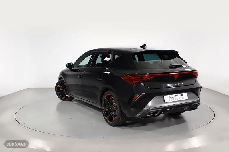 Usado Cupra Leon 150 CV (110 kW) 2025 Negro Berlina