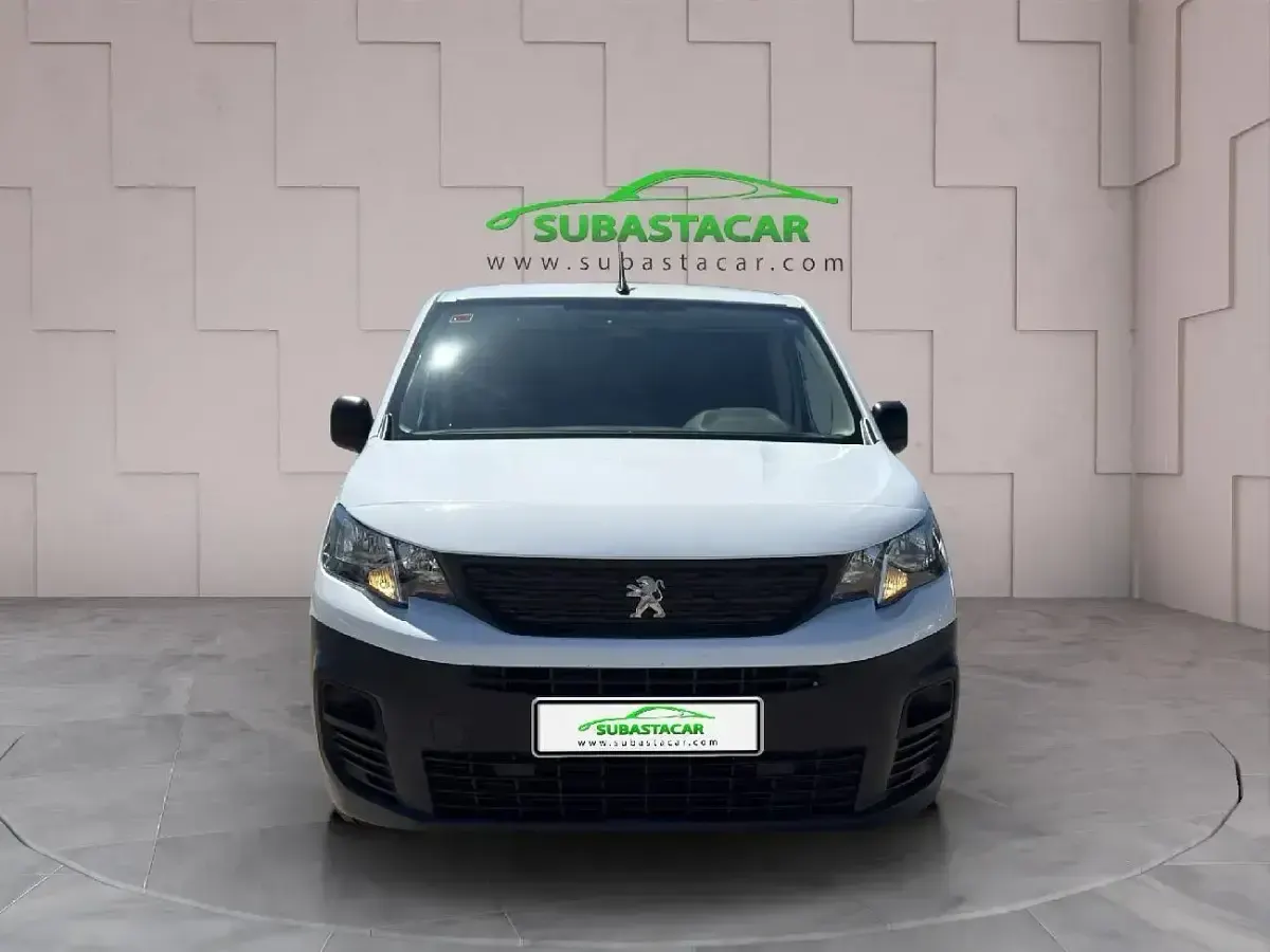 Usado Peugeot Partner 75 CV (55 kW) 2021 Blanco Monovolumen