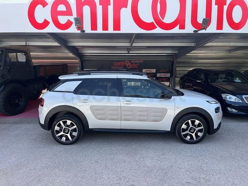 Usado Citroën C4 Cactus Shine 92 CV (67 kW) 2015 Blanco Utilitario
