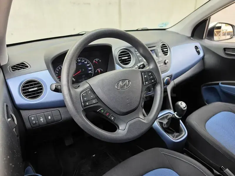 Usado Hyundai i10 66 CV (48 kW) 2015 Blanco Utilitario