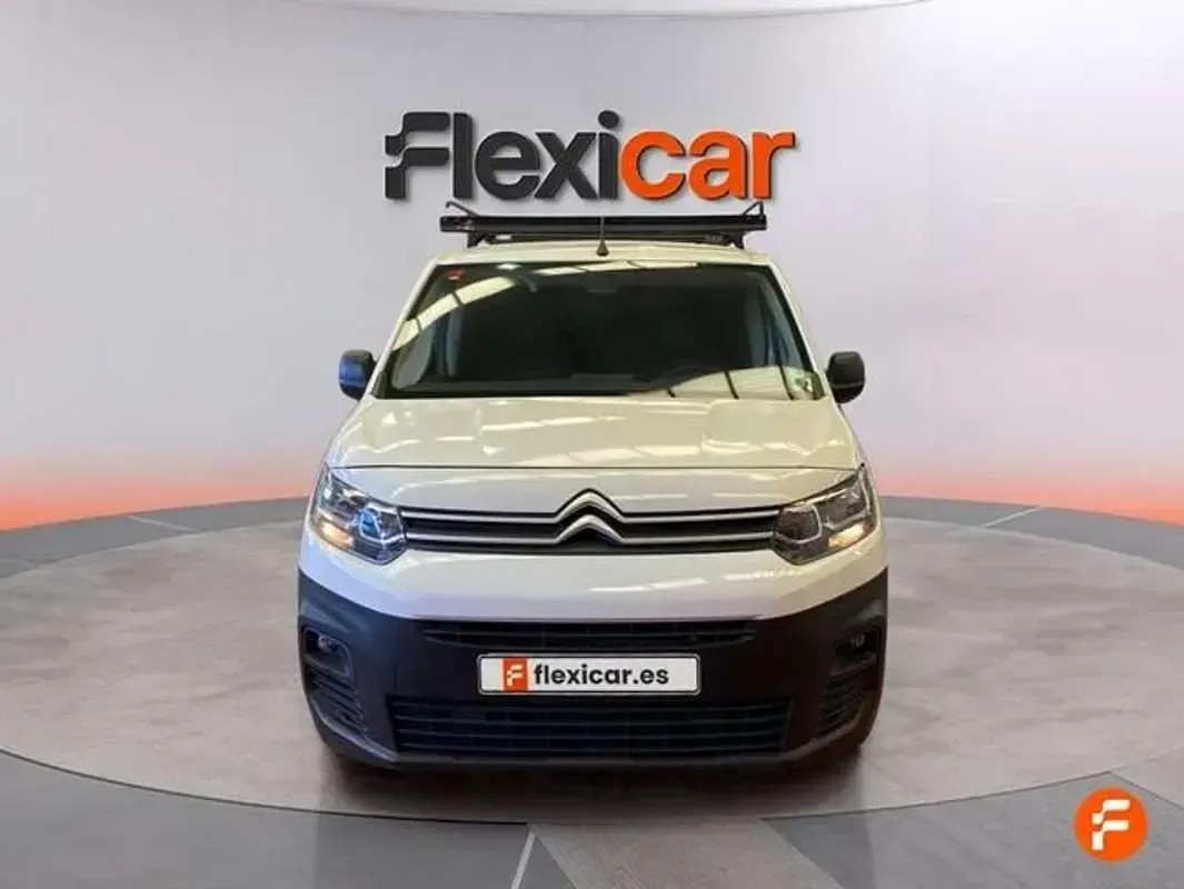 Usado Citroën Berlingo Live 102 CV (75 kW) 2022 Blanco Monovolumen