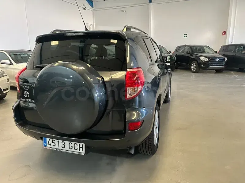 Usado Toyota RAV4 Sol 136 CV (100 kW) 2008 Gris / plata SUV