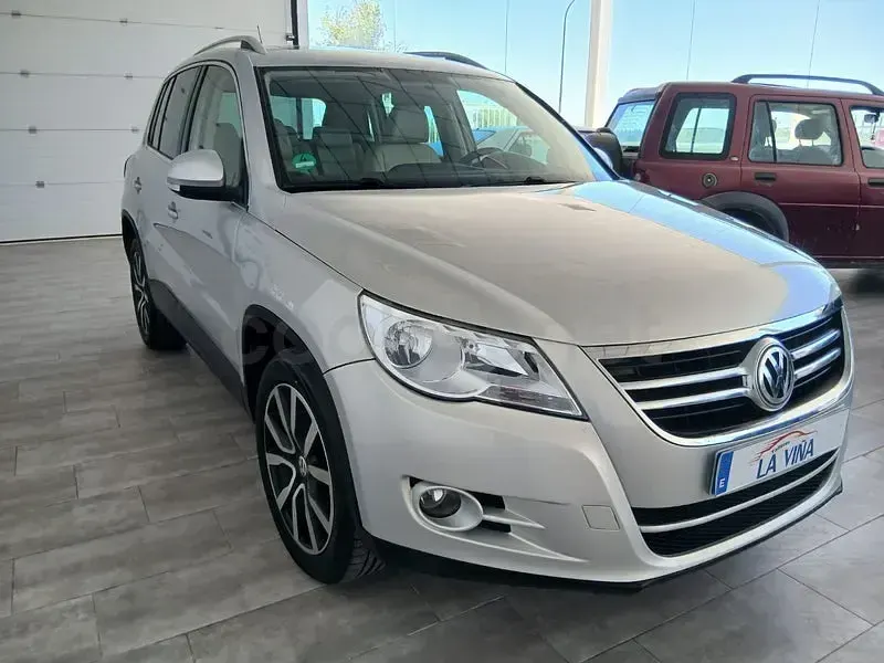 Usado VW Tiguan 140 CV (102 kW) 2008 Beige SUV