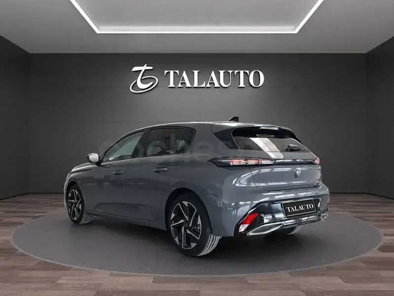Usado Peugeot 308 Allure 130 CV (95 kW) 2024 Gris / plata Berlina