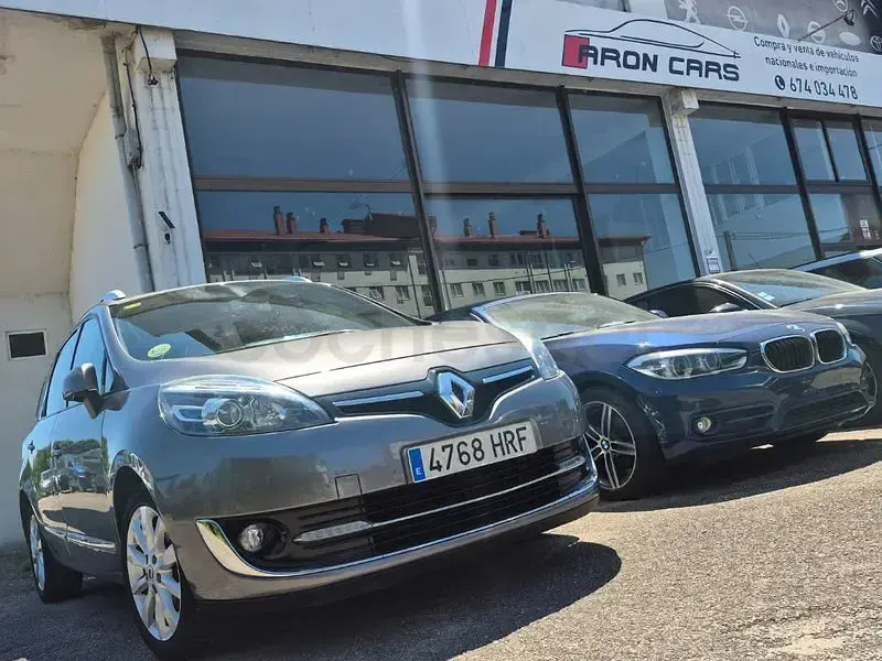 Usado Renault Grand Scénic III Dynamique 130 CV (95 kW) 2013 Gris / plata Monovolumen
