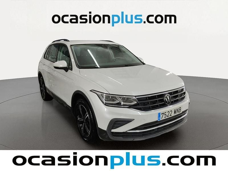 Käytetty VW Tiguan Life 150 HP (110 kW) 2024 Valkoinen Katumaasturi