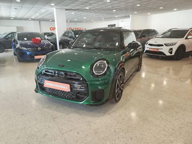 Usado Mini John Cooper Works 204 CV (150 kW) 2026 Verde Utilitario