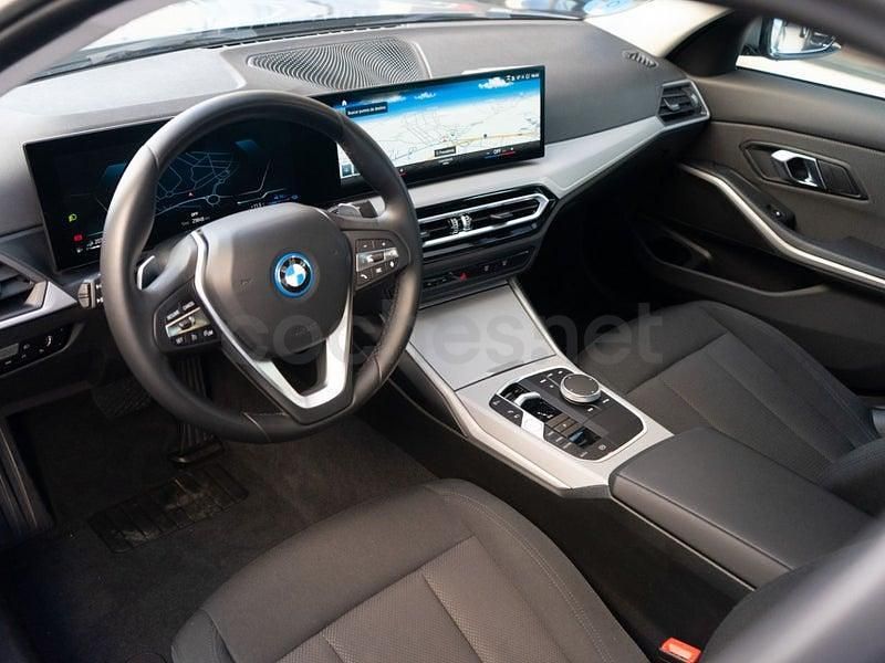 Usado BMW 320e Sport Line 204 CV (150 kW) 2024 Gris / plata Berlina