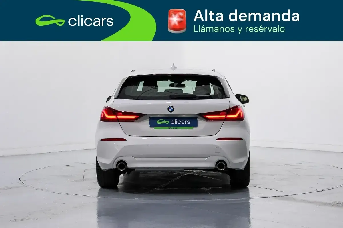 Usado BMW 118 Advantage 150 CV (110 kW) 2020 Blanco Berlina