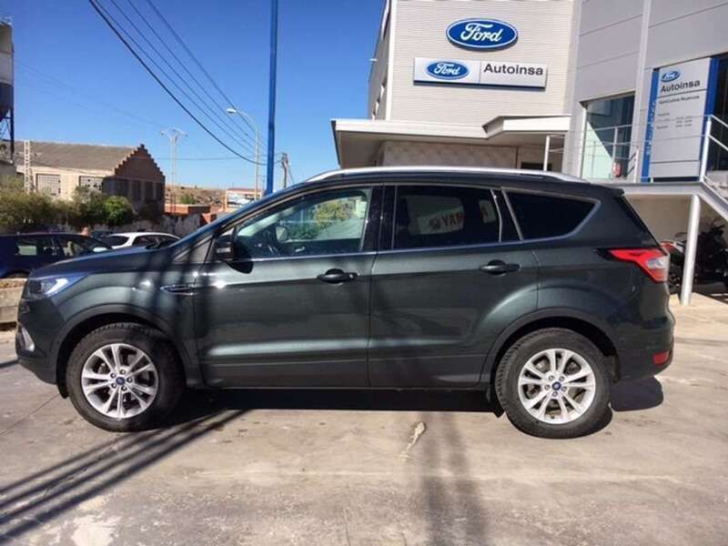 Usado Ford Kuga Titanium 150 CV (110 kW) 2018 Gris guard SUV