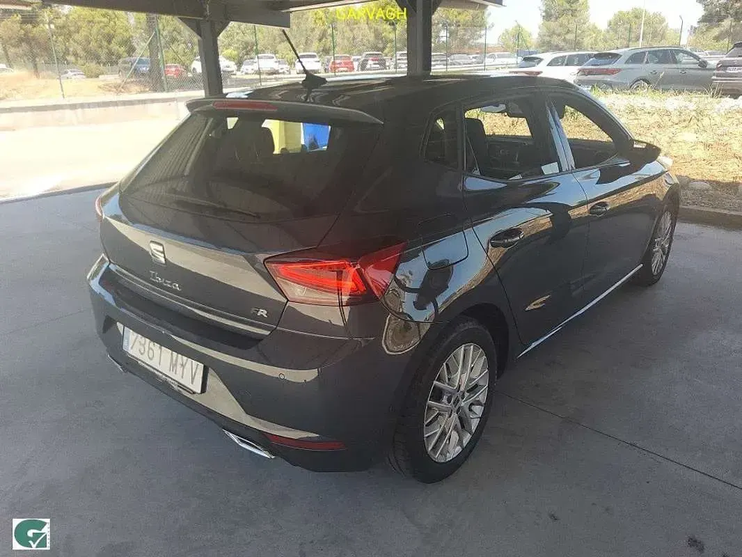 Usado Seat Ibiza FR 116 CV (85 kW) 2025 Gris Utilitario