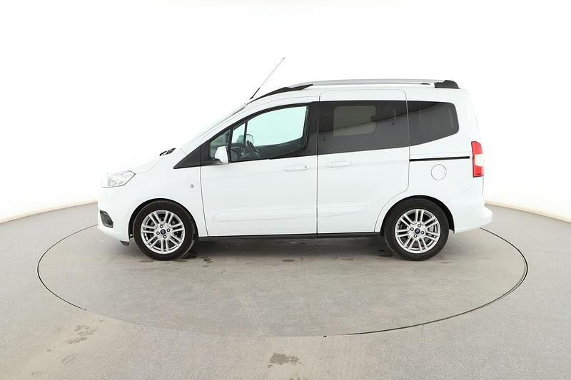 Usado Ford Tourneo Titanium 95 CV (69 kW) 2020 Blanco Monovolumen