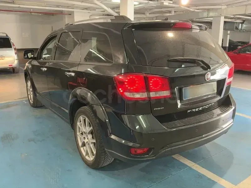 Usado Fiat Freemont Lounge 170 CV (125 kW) 2014 Negro SUV