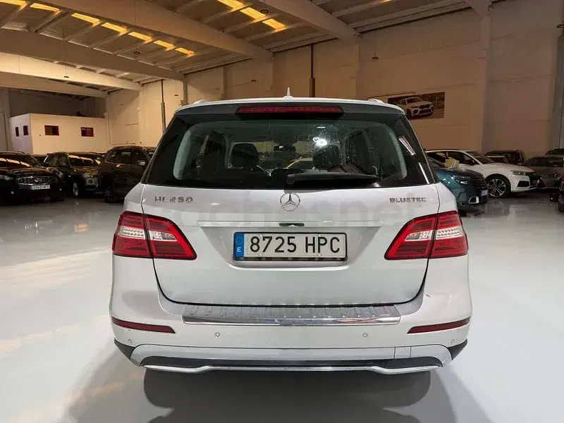 Usado Mercedes ML250 204 CV (150 kW) 2013 Gris / plata SUV