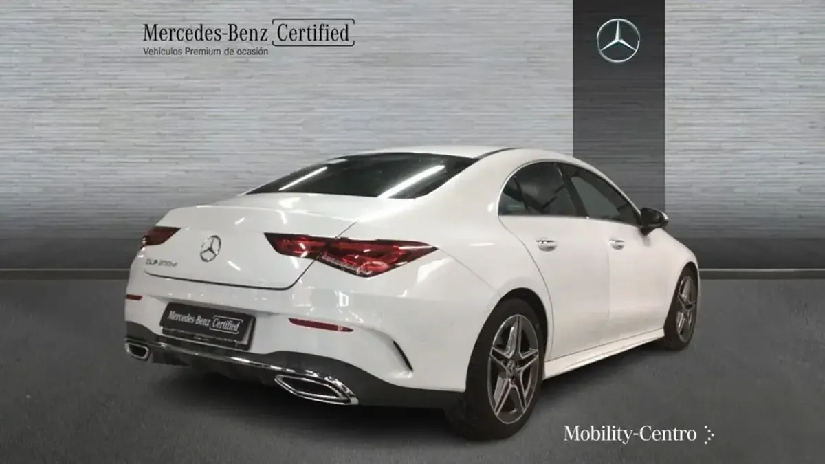 Usado Mercedes CLA200 AMG line 150 CV (110 kW) 2021 Blanco Berlina