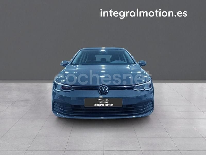 Usado VW Golf VIII Life 110 CV (80 kW) 2024 Gris / plata Berlina