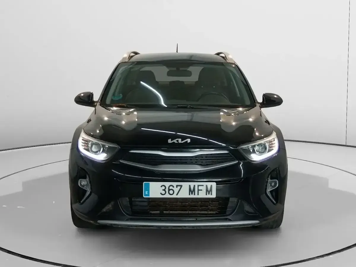Usado Kia Stonic 84 CV (61 kW) 2023 Negro SUV