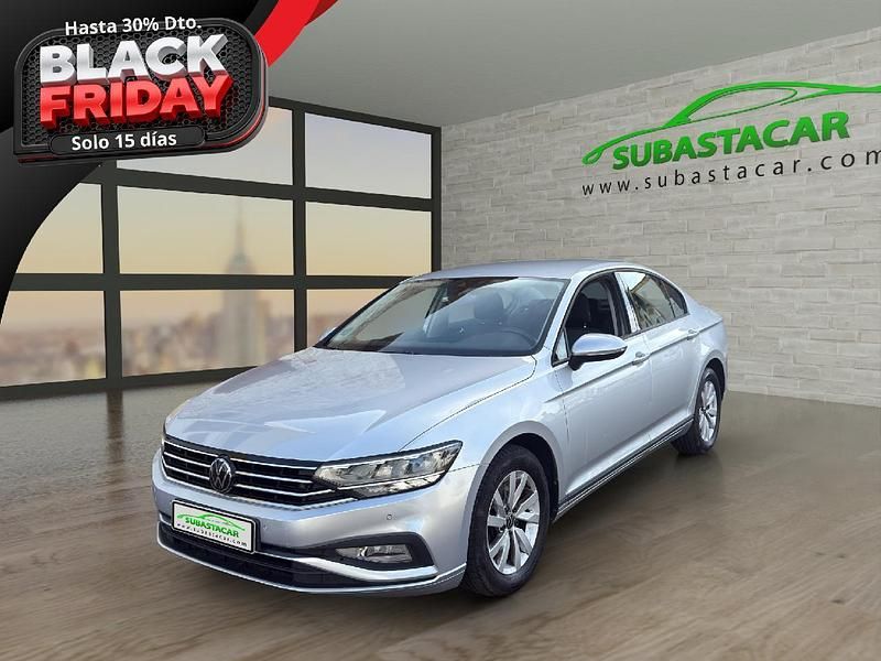 Gris plata metalizado Usado 2021 VW Passat Business Berlina | 17.250 € (Buen precio) - Imagen 1/4