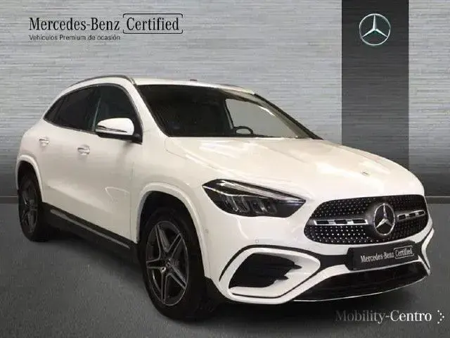 Usado Mercedes GLA250 218 CV (160 kW) 2025 Blanco polar SUV