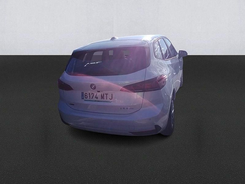 Usado BMW 225 Active Tourer 245 CV (180 kW) 2024 Blanco Monovolumen