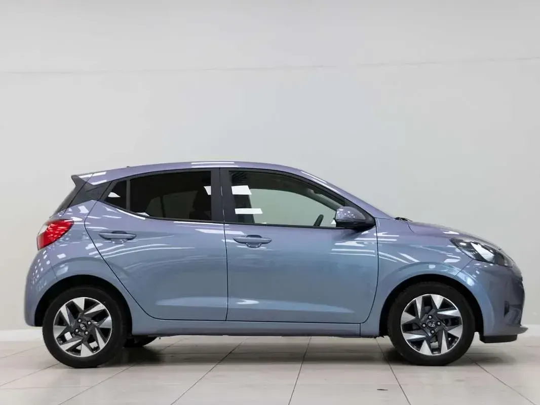 Usado Hyundai i10 64 CV (47 kW) 2025 Azul Utilitario