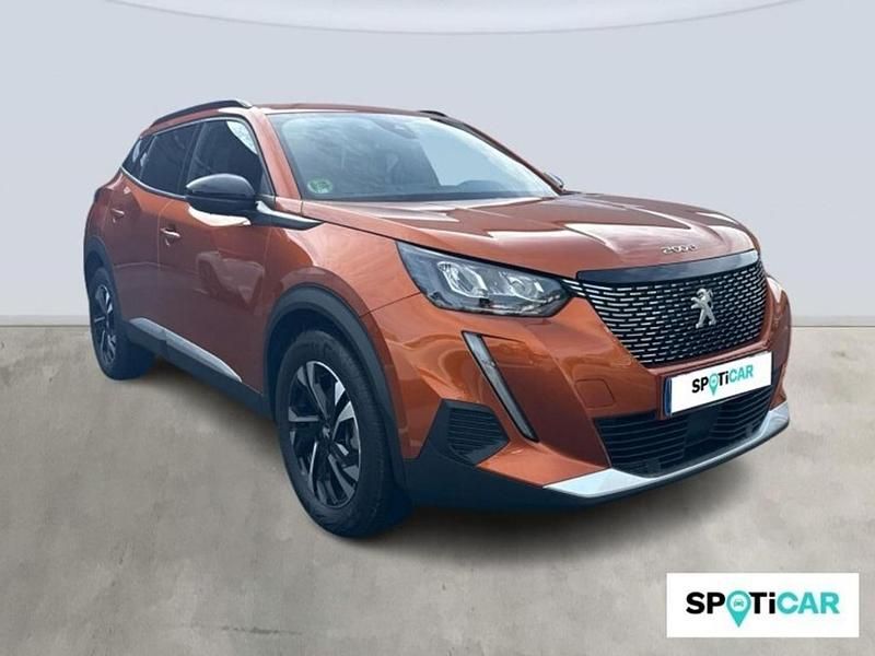 Usado Peugeot 2008 Allure 101 CV (74 kW) 2023 Naranja SUV