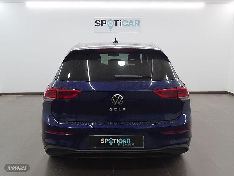 Usado VW Golf VIII 115 CV (84 kW) 2022 Azul Berlina