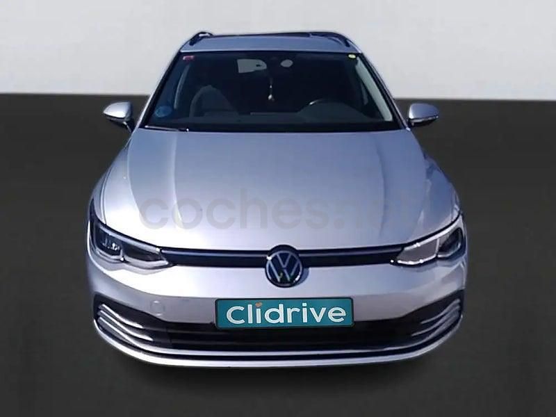 Usado VW Golf VIII Life 110 CV (80 kW) 2021 Amarillo Familiar