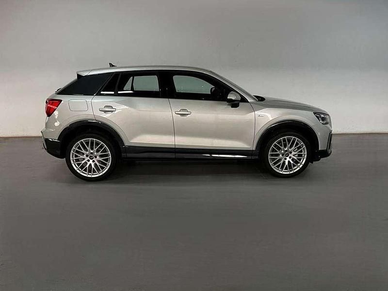 Usado Audi Q2 150 CV (110 kW) 2025 Plateado SUV